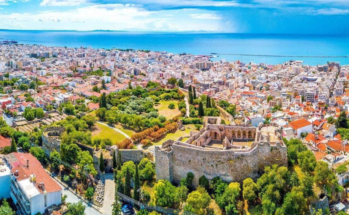 Patras Cozy Nest In The Vibrant City Center المظهر الخارجي الصورة