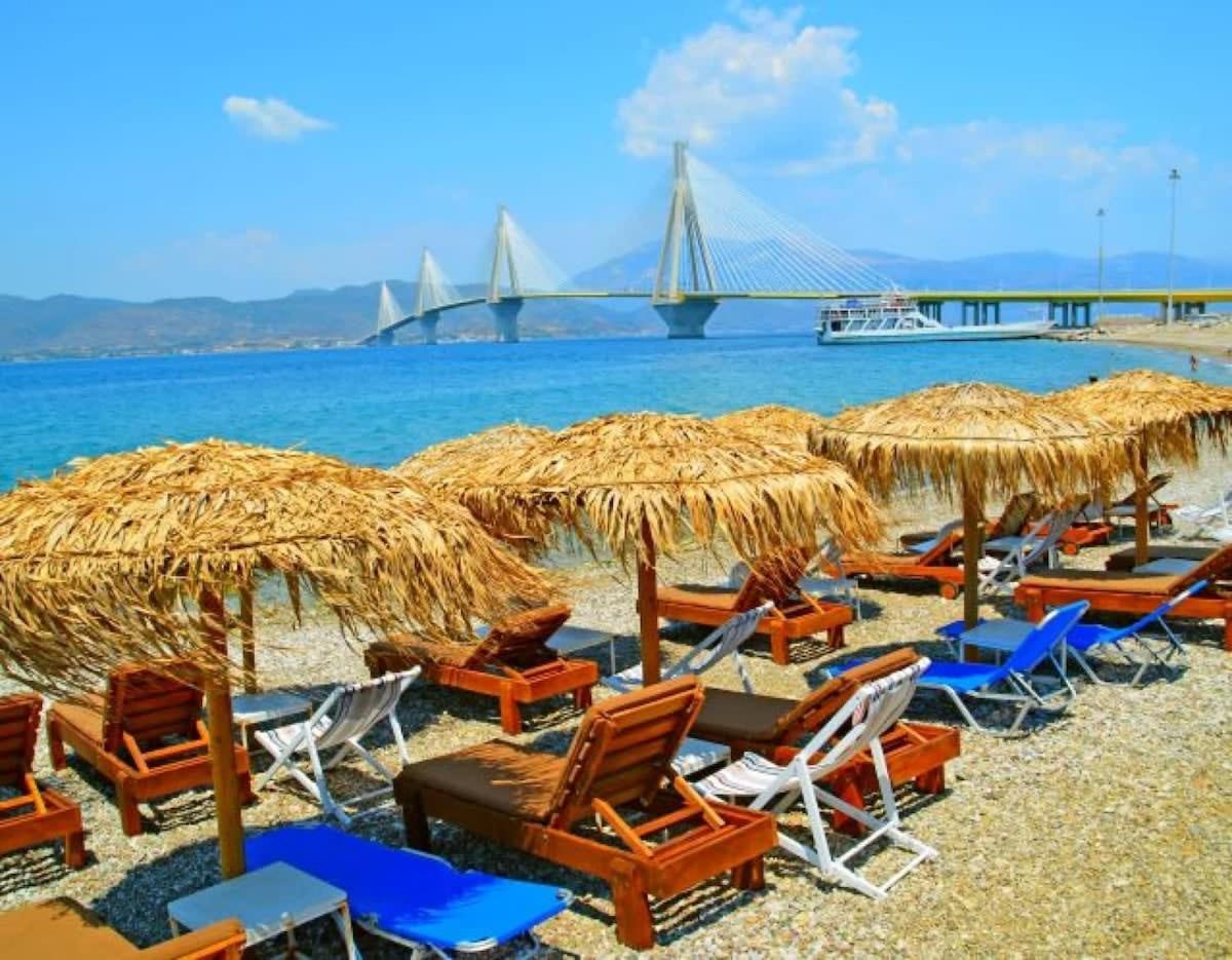 Patras Cozy Nest In The Vibrant City Center المظهر الخارجي الصورة