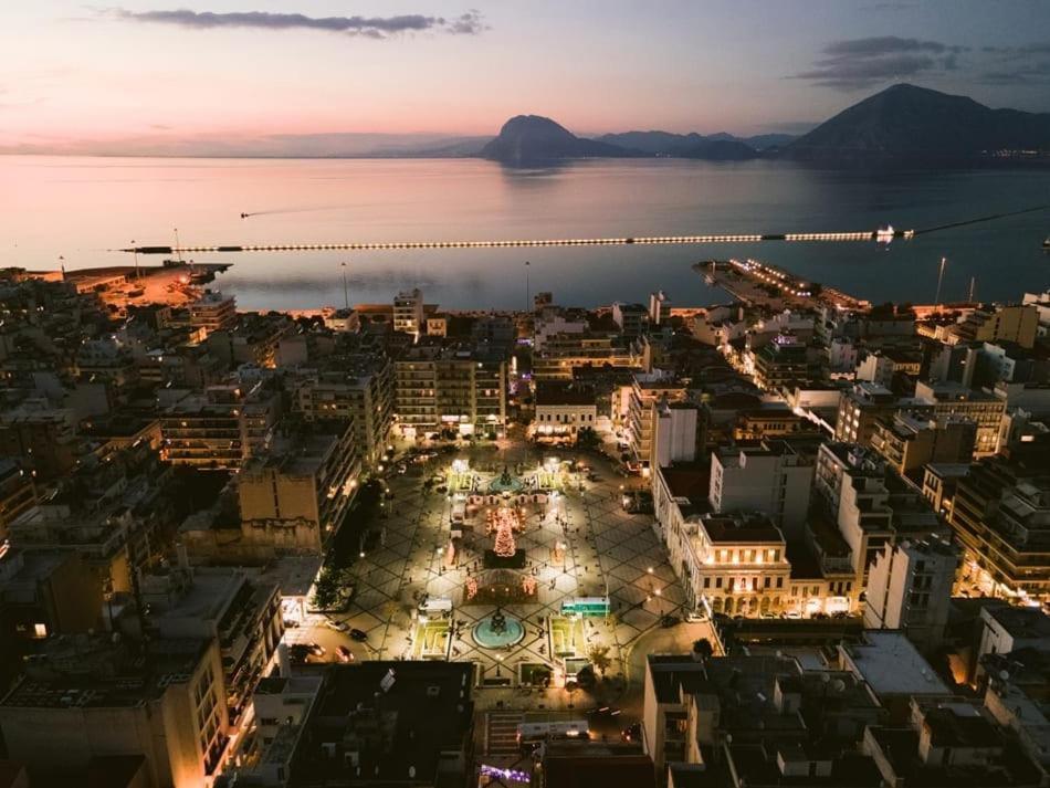 Patras Cozy Nest In The Vibrant City Center المظهر الخارجي الصورة